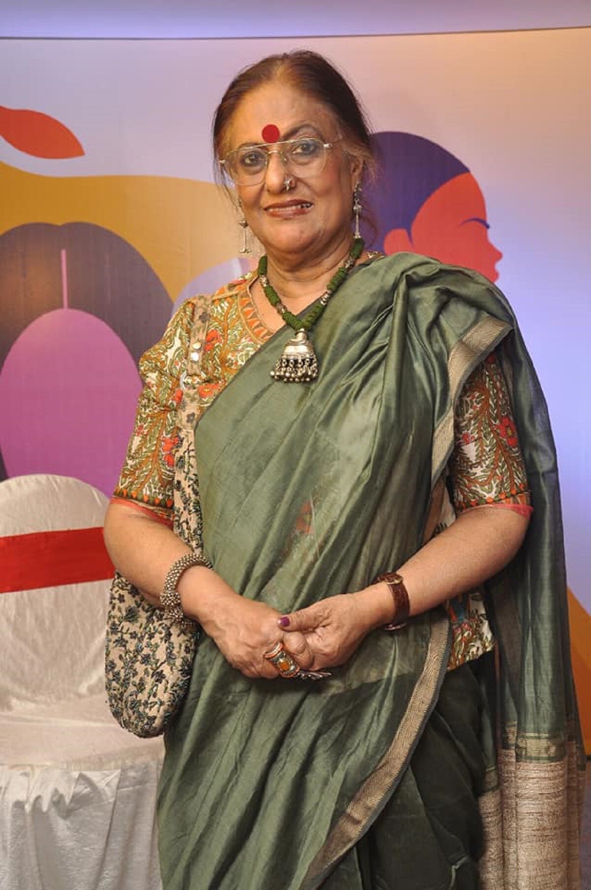 •নিয়মিত বেশ কিছু ওষুধ খেতেন শর্বরী দত্ত৷ সেই সব ওষুধ বাজেয়াপ্ত করেছে পুলিশ এবং পরিবারের থেকে প্রেসক্রিপশনও চাওয়া হয়েছে৷ পাশাপাশি কথা হচ্ছে চিকিৎসকদের সঙ্গেও৷ Photo Courtesy-Facebook •নিয়মিত বেশ কিছু ওষুধ খেতেন শর্বরী দত্ত৷ সেই সব ওষুধ বাজেয়াপ্ত করেছে পুলিশ এবং পরিবারের থেকে প্রেসক্রিপশনও চাওয়া হয়েছে৷ পাশাপাশি কথা হচ্ছে চিকিৎসকদের সঙ্গেও৷ Photo Courtesy-Facebook