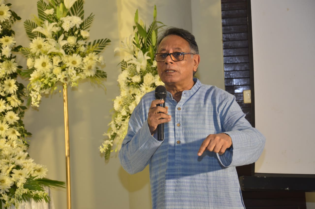 রুদ্র প্রসাদ সেনগুপ্ত বন্ধুর স্মৃতি চারণার পাশাপাশি দাবি করেন অসিত বন্দ্যোপাধ্যায়ের যথাযথ মূল্যায়ন হয়নি। তিনি অনেক বেশি সম্মান পাওয়ার যোগ্য। তাই তিনি চান পশ্চিমবঙ্গ সরকার যেন তাঁকে মরণোত্তর বঙ্গ বিভূষণ সম্মান প্রদান করে। রুদ্র প্রসাদ সেনগুপ্ত বন্ধুর স্মৃতি চারণার পাশাপাশি দাবি করেন অসিত বন্দ্যোপাধ্যায়ের যথাযথ মূল্যায়ন হয়নি। তিনি অনেক বেশি সম্মান পাওয়ার যোগ্য। তাই তিনি চান পশ্চিমবঙ্গ সরকার যেন তাঁকে মরণোত্তর বঙ্গ বিভূষণ সম্মান প্রদান করে।