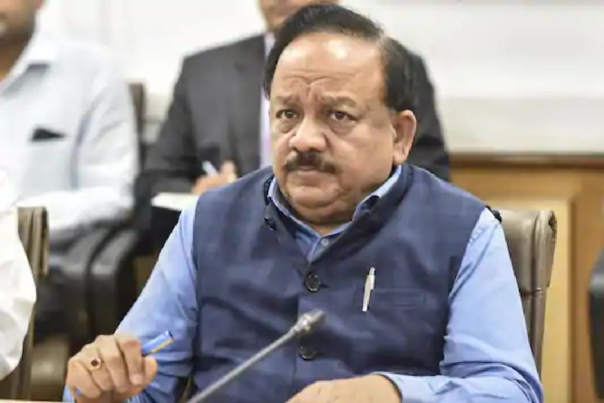 এ দিন রাজ্যসভায় করোনা ভাইরাসের প্রতিষেধকের সরবরাহ এবং দাম সংক্রান্ত বেশ কিছু বিষয় নিয়ে প্রশ্নতোলেন সাংসদরা৷ তারই জবাব দিতে গিয়ে এ কথা বলেন কেন্দ্রীয় স্বাস্থ্যমন্ত্রী৷ এ দিন রাজ্যসভায় করোনা ভাইরাসের প্রতিষেধকের সরবরাহ এবং দাম সংক্রান্ত বেশ কিছু বিষয় নিয়ে প্রশ্নতোলেন সাংসদরা৷ তারই জবাব দিতে গিয়ে এ কথা বলেন কেন্দ্রীয় স্বাস্থ্যমন্ত্রী৷