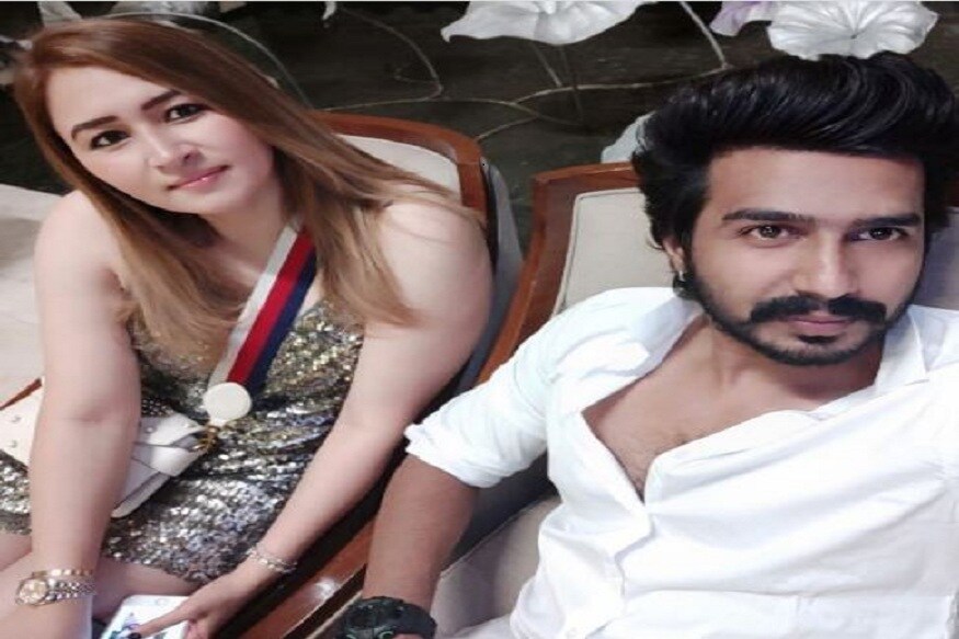 ট্যুইটারে বিষ্ণু লেখেন, 'শুভ জন্মদিন জ্বালা! নতুন জীবন শুরু হতে চলেছে, আমাদের ভবিষ্যৎ আরও সুন্দর করতে, আরইয়ানের জন্য, আমাদের পরিবার, বন্ধু আর চারপাশে থাকা সবার জন্য আমরা ইতিবাচক থাকার চেষ্টা করি৷'Photo- Instagram ট্যুইটারে বিষ্ণু লেখেন, 'শুভ জন্মদিন জ্বালা! নতুন জীবন শুরু হতে চলেছে, আমাদের ভবিষ্যৎ আরও সুন্দর করতে, আরইয়ানের জন্য, আমাদের পরিবার, বন্ধু আর চারপাশে থাকা সবার জন্য আমরা ইতিবাচক থাকার চেষ্টা করি৷'Photo- Instagram