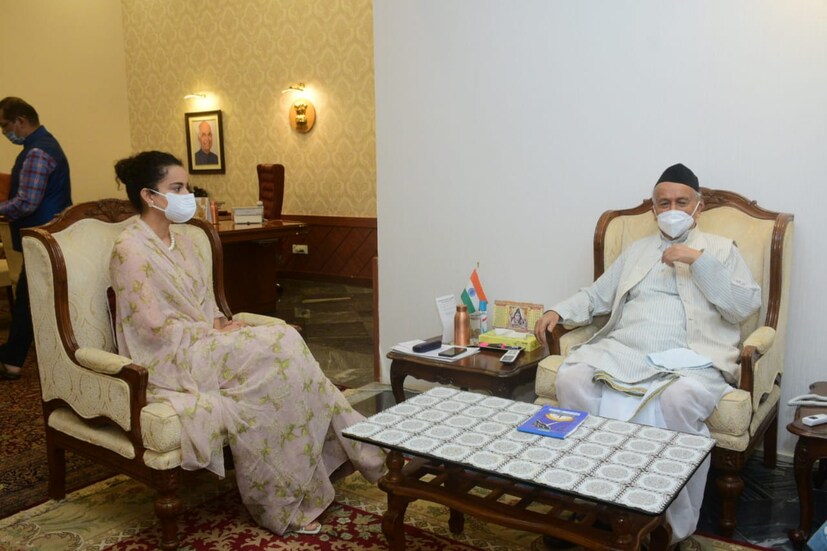 সুশান্ত সিং রাজপুতের ঘটনার রেশ ধরে মহারাষ্ট্র সরকারের সঙ্গে বাকযুদ্ধে জড়িয়ে পড়েন ৷ পঙ্গা গার্ল সরাসরি চ্যালেঞ্জ করে বসেন উদ্ধব ঠাকরেকে ৷ মুম্বইয়ের মাটিতে পা রাখা নিয়ে হুমকির মুখে পড়েন অভিনেত্রী ৷ 