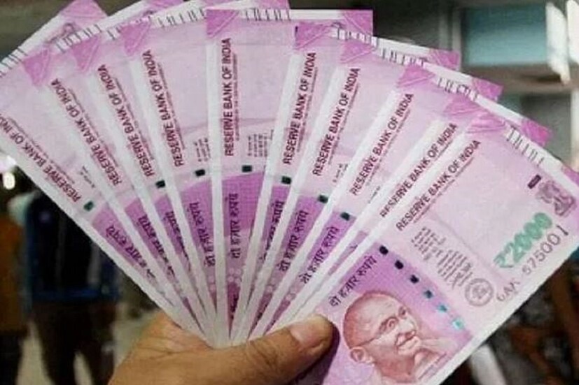এক্ষেত্রে NSC VIII ইস্যুর একটি পাঁচ বছরের ম্যাচিওরিটি পিরিয়ড রয়েছে। NSC ট্রান্সফার করার জন্য NC 34 নামে একটি ফর্ম পূরণ করতে হয়। যাঁকে ট্রান্সফার করা হচ্ছে, তাঁর নাম দিতে হয় এই ফর্মে। এর পাশাপাশি যিনি ট্রান্সফার করছেন, তার নামও দিতে হয়। সার্টিফিকেটের অ্যামাউন্ট, সিরিয়াল নম্বর, হোল্ডার সিগনেচার, ইস্যু করার তারিখ-সহ একাধিক তথ্য থাকে। যদি ট্রান্সফার করার লোকটি প্রাপ্তবয়স্ক না হন, তাহলে তাঁর অভিভাবক বা হোল্ডারের সই লাগবে। যাঁকে ট্রান্সফার করা হচ্ছে, তাঁর ক্ষেত্রেও একই নিয়ম প্রযোজ্য।