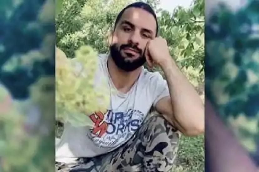  আন্তর্জাতিক মানবাধিকার সংগঠন অ্যামনেস্টি ইন্টারন্যাশনালও ইরানের এই পদক্ষেপের কড়া নিন্দা করেছে৷ 'গোপনীয়তার সঙ্গে এ ভাবে মৃত্যুদণ্ড কার্যকর করার প্রক্রিয়া' বিচার ব্যবস্থার প্রহসন বলে অভিযোগ তুলে আন্তর্জাতিক হস্তক্ষেপের দাবি করা হয়েছে সংগঠনের জারি করা বিবৃতিতে৷ 