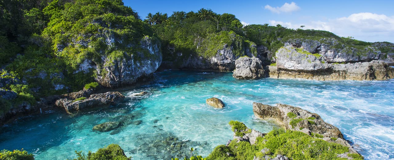 ১১. নিউ আইল্যান্ড (Niue Island)- দক্ষিণ প্রশান্ত মহাসাগরের অত্যন্ত ছোট এই দ্বীপরাষ্ট্র ৷ নিউজিলান্ডের থেকে খুব বেশি দূরে নয় এই দ্বীপ ৷ বিশ্বের অসাধারণ প্রবাল দ্বীপগুলির মধ্যে এটি অন্যতম ৷ ১১. নিউ আইল্যান্ড (Niue Island)- দক্ষিণ প্রশান্ত মহাসাগরের অত্যন্ত ছোট এই দ্বীপরাষ্ট্র ৷ নিউজিলান্ডের থেকে খুব বেশি দূরে নয় এই দ্বীপ ৷ বিশ্বের অসাধারণ প্রবাল দ্বীপগুলির মধ্যে এটি অন্যতম ৷