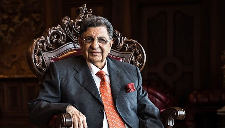 ব্যবসায়ী সাইরাস এস পুনাওয়ালা এই তালিকার ৬ নম্বরে৷ তাঁর মোট সম্পত্তির পরিমাণ ৯৪,৩০০ কোটি টাকা৷ (Image: Getty Images) ব্যবসায়ী সাইরাস এস পুনাওয়ালা এই তালিকার ৬ নম্বরে৷ তাঁর মোট সম্পত্তির পরিমাণ ৯৪,৩০০ কোটি টাকা৷ (Image: Getty Images)