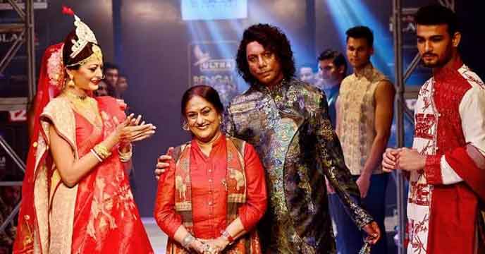 জনপ্রিয় কবি অজিত দত্তের মেয়ে শর্বরী। সাহিত্য চর্চা, বই, থিয়েটার, পেইন্টিং. এইসবের মধ্যে বড় হয়েছেন। নিজেকে প্রকাশ করার মাধ্যম কোনটা বুঝে উঠতে পারতেন না। পড়াশোনার পাঠ চুকে গেলে, অল্প বয়সে বিয়ে হয়ে যায় শর্বরীর। একেবারে যৌথ পরিবারের গিন্নি হয়ে ওঠেন তিনি। কিন্তু মনে ঘুরপাক খেত নানা রকম ডিজাইন। ১৯৯১ সালে শখ করে একটি ঘরোয়া প্রদর্শনী করেন তিনি। মোটামুটি সব বিক্রি হয়ে যায়। প্রথম থেকেই শর্বরী পুরুষদের জন্য পোশাক বানান। জনপ্রিয় কবি অজিত দত্তের মেয়ে শর্বরী। সাহিত্য চর্চা, বই, থিয়েটার, পেইন্টিং. এইসবের মধ্যে বড় হয়েছেন। নিজেকে প্রকাশ করার মাধ্যম কোনটা বুঝে উঠতে পারতেন না। পড়াশোনার পাঠ চুকে গেলে, অল্প বয়সে বিয়ে হয়ে যায় শর্বরীর। একেবারে যৌথ পরিবারের গিন্নি হয়ে ওঠেন তিনি। কিন্তু মনে ঘুরপাক খেত নানা রকম ডিজাইন। ১৯৯১ সালে শখ করে একটি ঘরোয়া প্রদর্শনী করেন তিনি। মোটামুটি সব বিক্রি হয়ে যায়। প্রথম থেকেই শর্বরী পুরুষদের জন্য পোশাক বানান।