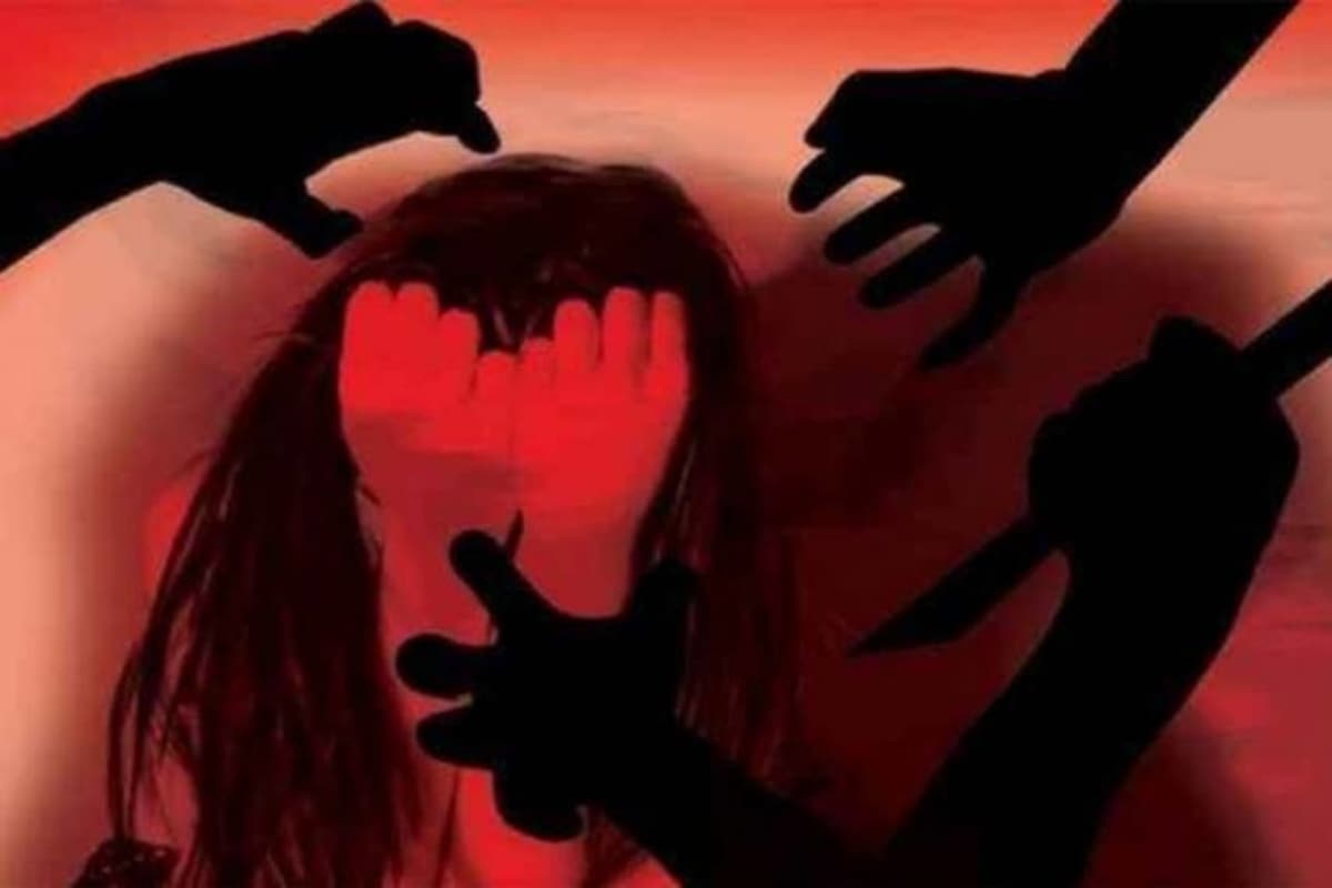 *আদিবাসী মহিলাকে গণধর্ষণের অভিযোগকে কেন্দ্র করে ব্যাপক চাঞ্চল্য ছড়াল পূর্ব বর্ধমান জেলায়। পূর্ব বর্ধমান জেলার ভাতার থানার ওরগ্রামে এই ঘটনা ঘটেছে। ইতিমধ্যেই এই ঘটনায় জড়িত থাকার অভিযোগে চার যুবককে গ্রেফতার করেছে ভাতার থানার পুলিশ। প্রতীকী ছবি। *আদিবাসী মহিলাকে গণধর্ষণের অভিযোগকে কেন্দ্র করে ব্যাপক চাঞ্চল্য ছড়াল পূর্ব বর্ধমান জেলায়। পূর্ব বর্ধমান জেলার ভাতার থানার ওরগ্রামে এই ঘটনা ঘটেছে। ইতিমধ্যেই এই ঘটনায় জড়িত থাকার অভিযোগে চার যুবককে গ্রেফতার করেছে ভাতার থানার পুলিশ। প্রতীকী ছবি।