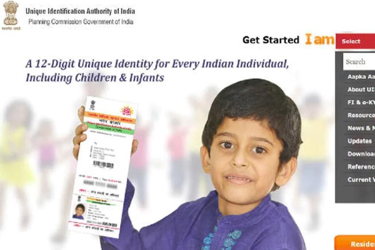 UIDAI এর নিয়ম অনুযায়ী, সদ্যজাত শিশুরও আধার কার্ড তৈরি করা যেতে পারে ৷ কিন্তু ৫ বছরে এবং ১৫ বছরে আধার কার্ড আপডেট করাতে হবে ৷ এটা বাচ্চাদের বায়োমেট্রিক আপডেশন বলা হয়ে থাকে ৷ বাচ্চাদের ৫ বছর হয়ে গেলে তাদের বায়োমেট্রিক আপডেট করানো বাধ্যতামূলক ৷ একই ভাবে ১৫ বছর বয়স হলে ফের একবার বায়োমেট্রিক আপডেট করাতে হবে ৷ UIDAI এর নিয়ম অনুযায়ী, সদ্যজাত শিশুরও আধার কার্ড তৈরি করা যেতে পারে ৷ কিন্তু ৫ বছরে এবং ১৫ বছরে আধার কার্ড আপডেট করাতে হবে ৷ এটা বাচ্চাদের বায়োমেট্রিক আপডেশন বলা হয়ে থাকে ৷ বাচ্চাদের ৫ বছর হয়ে গেলে তাদের বায়োমেট্রিক আপডেট করানো বাধ্যতামূলক ৷ একই ভাবে ১৫ বছর বয়স হলে ফের একবার বায়োমেট্রিক আপডেট করাতে হবে ৷