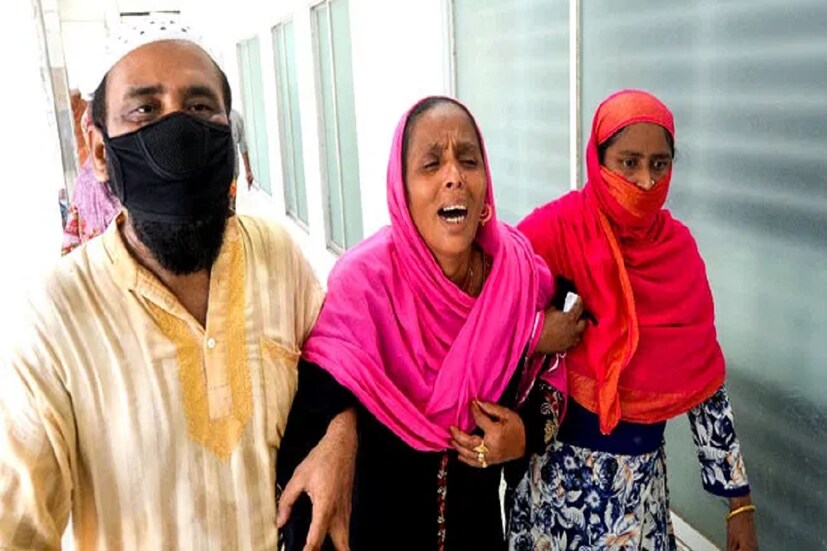  এলাকাবাসীর অভিযোগ স্থানীয় তিতাস গ্যাসের পাইপলাইনে লিকেজের ফলে এই ঘটনা ঘটেছে।