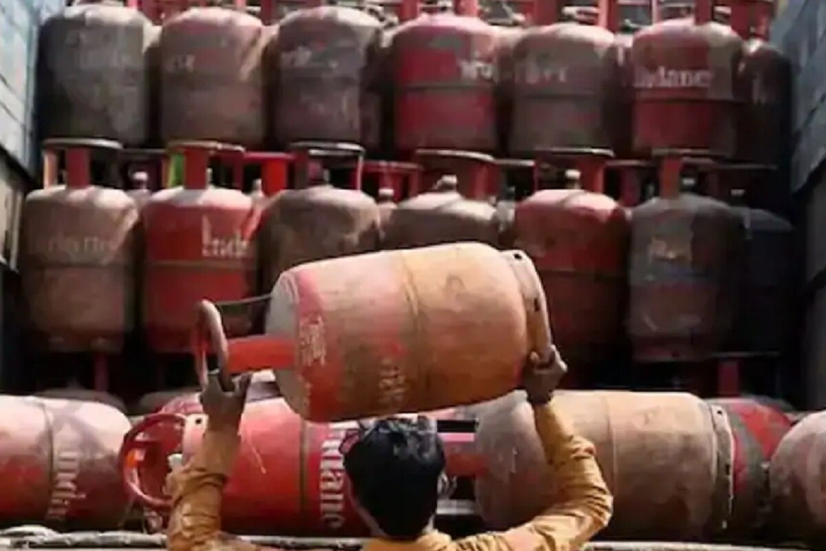প্রথমে অ্যামাজন অ্যাপের পেমেন্ট অপশনে যেতে হবে ৷ এরপর আপনার গ্যাস সার্ভিস প্রোভাইডার সিলেক্ট করে নিজের রেজিস্টার্ড মোবাইল নম্বর বা এলপিজি নম্বর দিতে হবে ৷ অ্যামাজনের পে-র মাধ্যমে পেমেন্ট করতে হবে ৷ প্রথমে অ্যামাজন অ্যাপের পেমেন্ট অপশনে যেতে হবে ৷ এরপর আপনার গ্যাস সার্ভিস প্রোভাইডার সিলেক্ট করে নিজের রেজিস্টার্ড মোবাইল নম্বর বা এলপিজি নম্বর দিতে হবে ৷ অ্যামাজনের পে-র মাধ্যমে পেমেন্ট করতে হবে ৷