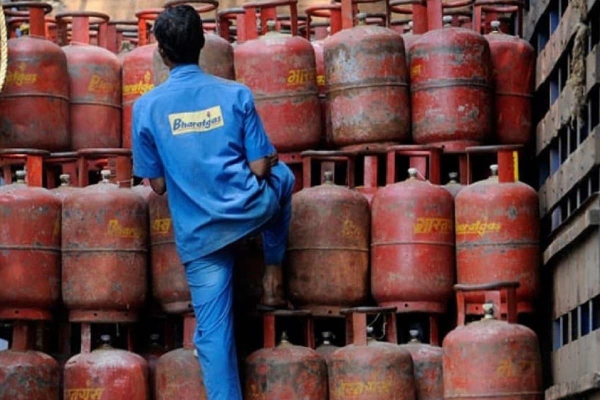 অনলাইনে LPG গ্যাস সিলিন্ডার বুকিং করেন ? অনলাইনে গ্যাস সিলিন্ডার বুকিং করলে আপনিও ভাল ডিসকাউন্ট পেতে পারেন ৷ আপনিও অ্যামাজন পে-র মাধ্যমে গ্যাস সিলিন্ডার বুকিং করলে ৫০ টাকা ক্যাশব্যাক পেতে পারেন ৷ অ্যামাজন পে-এর মাধ্যমে ইন্ডেন গ্যাস, ভারত গ্যাস ও HP গ্যাস সংস্থার গ্যাস সিলিন্ডার বুকিং করতে পারবেন ৷ অ্যামাজন পে-র মাধ্যমে বুকিং করলে ৫০ টাকা ক্যাশব্যাক পাবেন ৷ দেখে নিন কীভাবে বুকিং করবেন.... অনলাইনে LPG গ্যাস সিলিন্ডার বুকিং করেন ? অনলাইনে গ্যাস সিলিন্ডার বুকিং করলে আপনিও ভাল ডিসকাউন্ট পেতে পারেন ৷ আপনিও অ্যামাজন পে-র মাধ্যমে গ্যাস সিলিন্ডার বুকিং করলে ৫০ টাকা ক্যাশব্যাক পেতে পারেন ৷ অ্যামাজন পে-এর মাধ্যমে ইন্ডেন গ্যাস, ভারত গ্যাস ও HP গ্যাস সংস্থার গ্যাস সিলিন্ডার বুকিং করতে পারবেন ৷ অ্যামাজন পে-র মাধ্যমে বুকিং করলে ৫০ টাকা ক্যাশব্যাক পাবেন ৷ দেখে নিন কীভাবে বুকিং করবেন....
