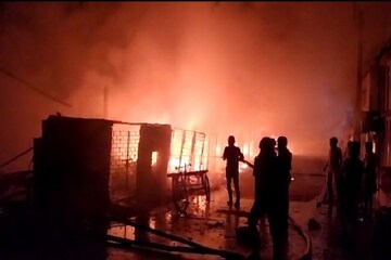 বিধ্বংসী আগুনে পুড়ে ছাই দিঘার মোহানা বাজার, পুড়ে শেষ ১৫ লক্ষ টাকার ইলিশ