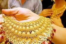 আরও সস্তা হল সোনা ও রুপো, ১২০০ টাকার বেশি কমল দাম