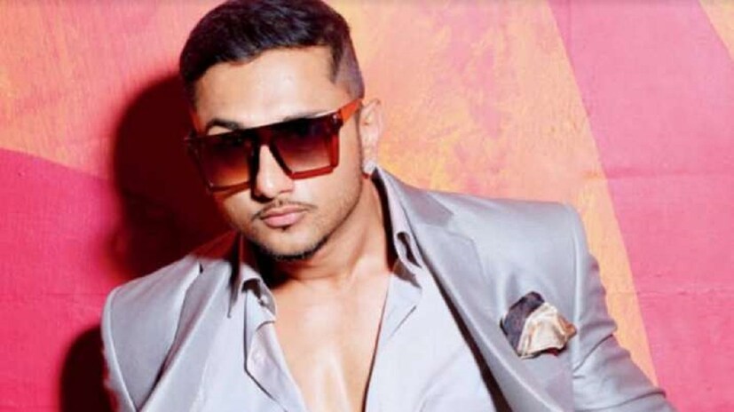 অতিরিক্ত নেশা করার জন্য তিনি ডিপ্রেশনের শিকার হয়েছিলেন। এমনকি বেশ অনেকটা সময় গান ও মিডিয়া থেকে দূরে ছিলেন তিনি। তাঁরও ছিল বাইপোলার ডিসঅর্ডার। photo source collected