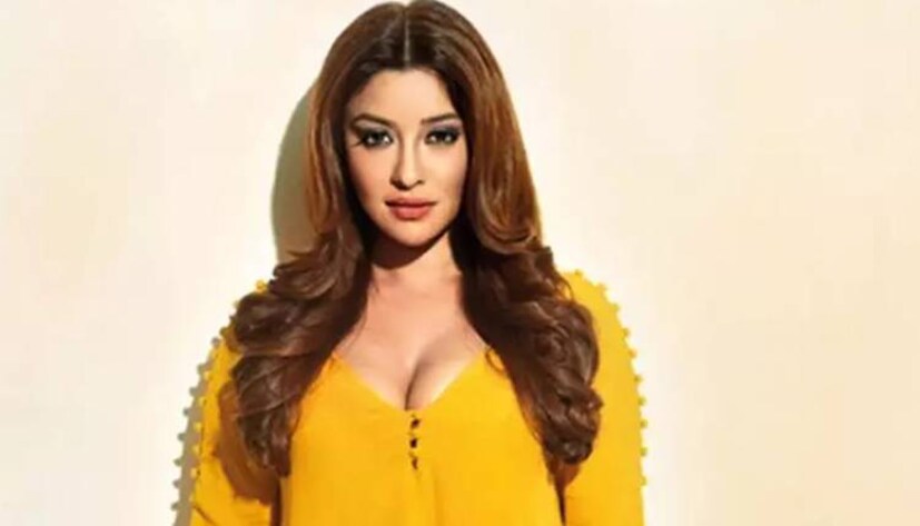 দক্ষিণী ছবিতে কাজ করার আগে বেশ কয়েকবছর বলিউডেও কাজ করার অভিজ্ঞতা রয়েছে পায়েল ঘোষের ৷ এবার অনুরাগের বিরুদ্ধে করা পায়েলের এই বিস্ফোরক অভিযোগে শোরগোল পড়ে গিয়েছে নেটদুনিয়ায় ৷