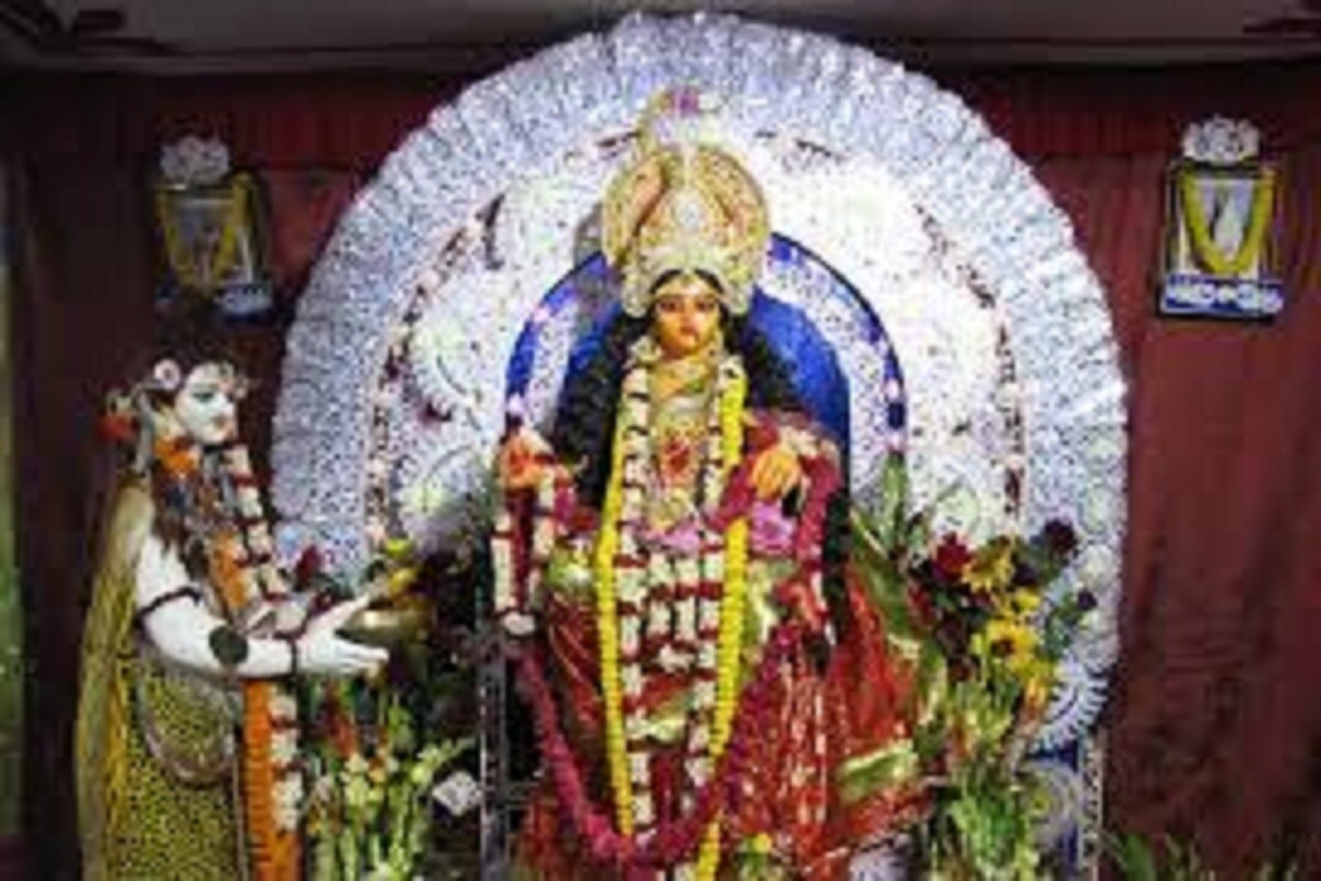 রায় গুণাকর ভারতচন্দ্রের অন্নদামঙ্গলে মা অন্নপূর্ণা ও ঈশ্বরী পাটনীর গল্প বর্ণিত আছে ৷ মঙ্গলকাব্যের অন্যতম গুরুত্বপূর্ণ আখ্যান অন্নদামঙ্গল অত্যন্ত জনপ্রিয় জনমানসে ৷ রায় গুণাকর ভারতচন্দ্রের অন্নদামঙ্গলে মা অন্নপূর্ণা ও ঈশ্বরী পাটনীর গল্প বর্ণিত আছে ৷ মঙ্গলকাব্যের অন্যতম গুরুত্বপূর্ণ আখ্যান অন্নদামঙ্গল অত্যন্ত জনপ্রিয় জনমানসে ৷