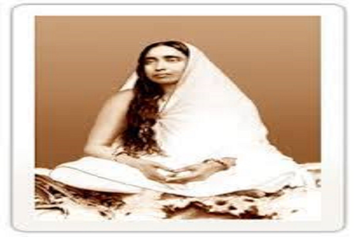 কামারপুকুরের গদাধর চট্টোপাধ্যায়ের সঙ্গে বিবাহ বন্ধনে আবদ্ধ হয়েছিলেন মাত্র পাঁচ বছরের সারদামণি ৷ এরপরেই শ্রীরামকৃষ্ণ সাধনায় নিজের জীবন অতিবাহিত করেছিলেন সারদা মা ৷ কামারপুকুরের গদাধর চট্টোপাধ্যায়ের সঙ্গে বিবাহ বন্ধনে আবদ্ধ হয়েছিলেন মাত্র পাঁচ বছরের সারদামণি ৷ এরপরেই শ্রীরামকৃষ্ণ সাধনায় নিজের জীবন অতিবাহিত করেছিলেন সারদা মা ৷