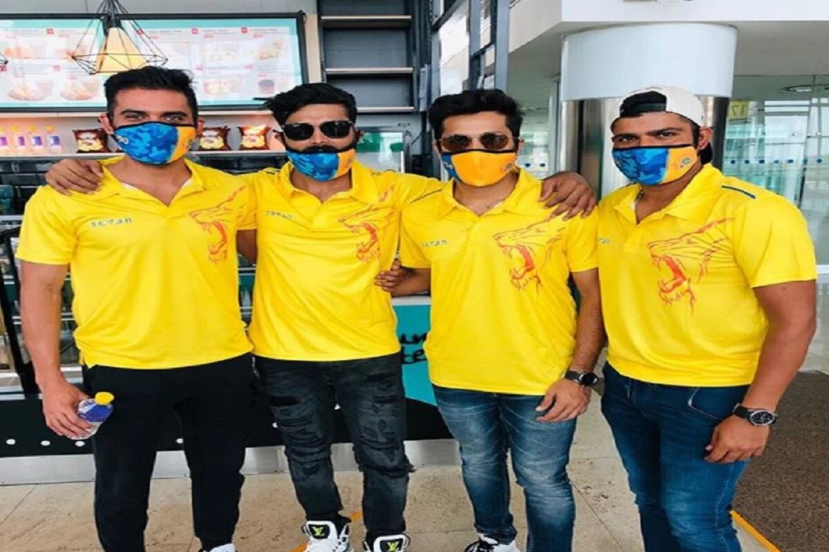 এই সূচি অনুযায়ী তাঁদের প্রথম ৬ দিনে ৩ টি ম্যাচ খেলতে হবে৷ সিএসকেই একমাত্র দল যারা প্রথম সপ্তাহে ৩ টি ম্যাচ খেলবে৷ প্রথম সপ্তাহে সিএসকে মুম্বই ইন্ডিয়ান্স, রাজস্থান রয়্যালস ও দিল্লি ক্যাপিটালসের বিরুদ্ধে খেলবে৷ সিএসকে থিঙ্কট্যাঙ্ক আশাবাদী নিজেদের প্রথম ম্যাচের আগেই সমস্ত বিপদ কেটে যাবে৷Photo- File এই সূচি অনুযায়ী তাঁদের প্রথম ৬ দিনে ৩ টি ম্যাচ খেলতে হবে৷ সিএসকেই একমাত্র দল যারা প্রথম সপ্তাহে ৩ টি ম্যাচ খেলবে৷ প্রথম সপ্তাহে সিএসকে মুম্বই ইন্ডিয়ান্স, রাজস্থান রয়্যালস ও দিল্লি ক্যাপিটালসের বিরুদ্ধে খেলবে৷ সিএসকে থিঙ্কট্যাঙ্ক আশাবাদী নিজেদের প্রথম ম্যাচের আগেই সমস্ত বিপদ কেটে যাবে৷Photo- File