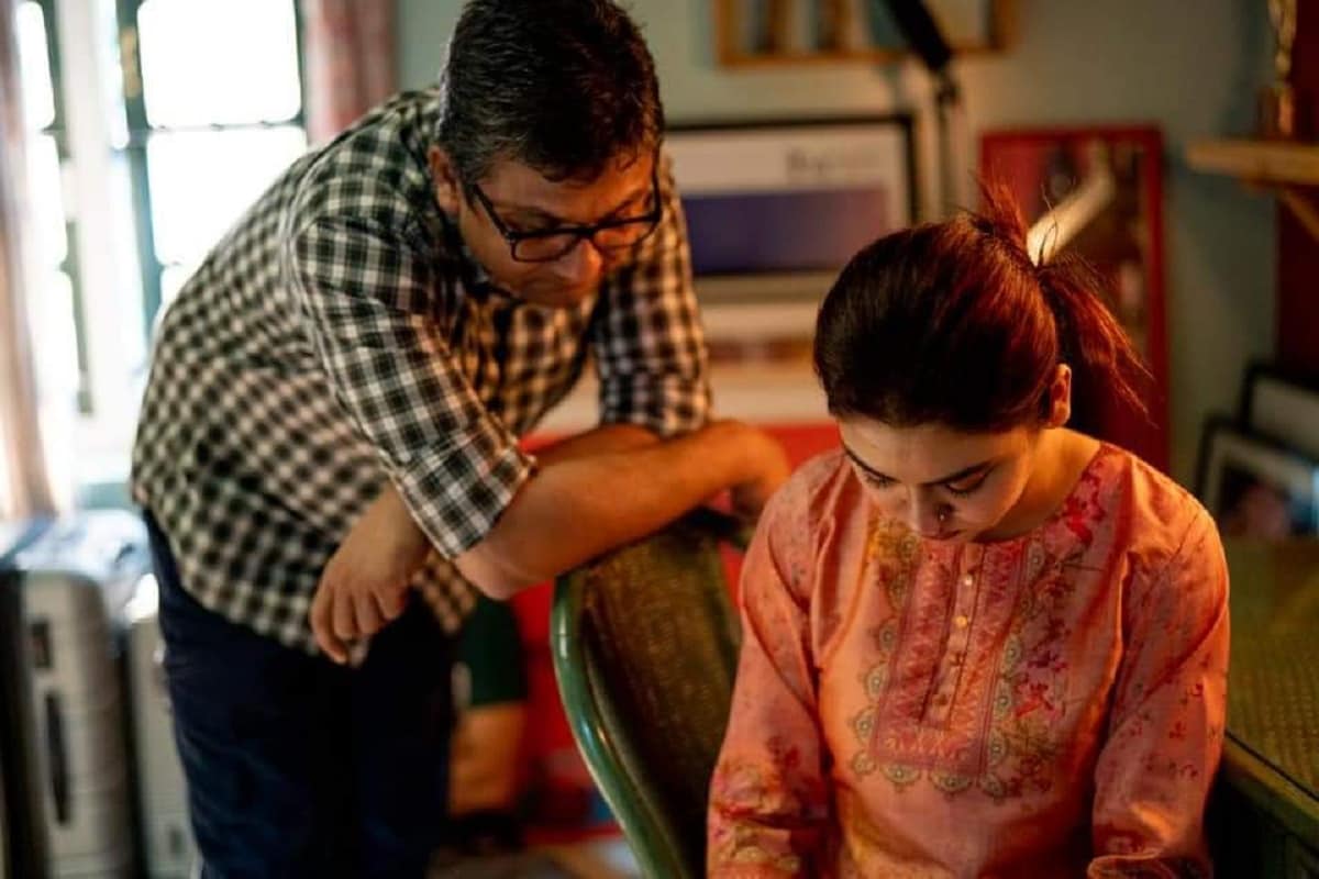 অবশেষে শ্যুটিং ফ্লোরে ফিরলেন অভিনেত্রী জয়া আহসান। সমস্ত রকম কোভিড প্রটোকল মেনে ঢাকায় মাত্র ১৫ দিনেই সেরে ফেললেন ছবির শ্যুটিং। অবশেষে শ্যুটিং ফ্লোরে ফিরলেন অভিনেত্রী জয়া আহসান। সমস্ত রকম কোভিড প্রটোকল মেনে ঢাকায় মাত্র ১৫ দিনেই সেরে ফেললেন ছবির শ্যুটিং।