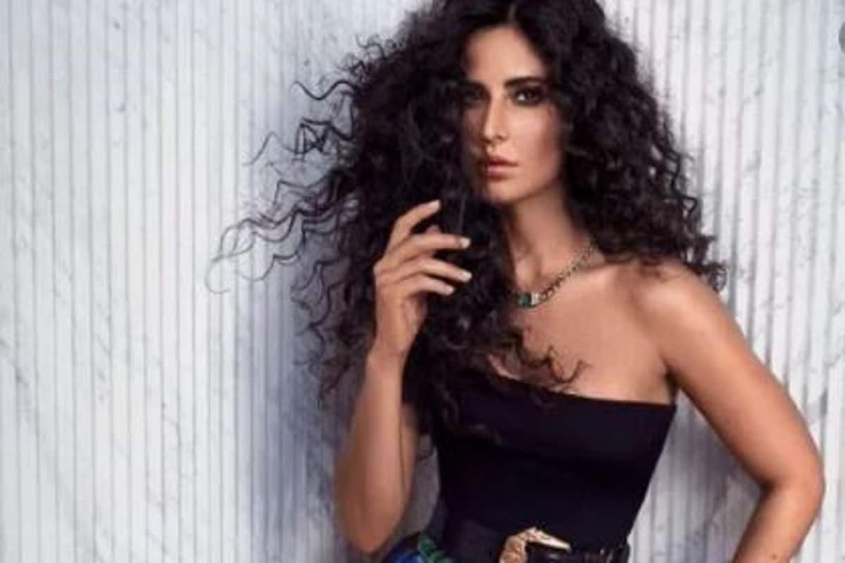 •এছাড়াও তাঁর ব্যক্তিগত জীবন নিয়ে কম চর্চা হয় না৷ তাঁর সঙ্গে সলমনের প্রেম নিয়ে যেমন নানা জল্পনা চলে তেমনই রণবীর কাপুরের সঙ্গে তাঁর সম্পর্কও বহু আলোচিত৷ •এছাড়াও তাঁর ব্যক্তিগত জীবন নিয়ে কম চর্চা হয় না৷ তাঁর সঙ্গে সলমনের প্রেম নিয়ে যেমন নানা জল্পনা চলে তেমনই রণবীর কাপুরের সঙ্গে তাঁর সম্পর্কও বহু আলোচিত৷