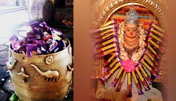 অন্য কোনও ভোগ নয়, বলা হয় কেরলের মুরুগান দেব-এর পছন্দ শুধুমাত্র চকোলেট! ভক্তরা সাধারণত তাঁকে ভোগে 'মানচ' চকোলেট নিবেদন করেন, তাই তাঁকে 'মানচ মুরুগান' বলেও ডাকা হয়। পুরাণ মতে, মুরুগান দেবকে শিব ও পার্বতীর ছেলে কার্তিকের অবতার বলে মানা হয়। অন্য কোনও ভোগ নয়, বলা হয় কেরলের মুরুগান দেব-এর পছন্দ শুধুমাত্র চকোলেট! ভক্তরা সাধারণত তাঁকে ভোগে 'মানচ' চকোলেট নিবেদন করেন, তাই তাঁকে 'মানচ মুরুগান' বলেও ডাকা হয়। পুরাণ মতে, মুরুগান দেবকে শিব ও পার্বতীর ছেলে কার্তিকের অবতার বলে মানা হয়।