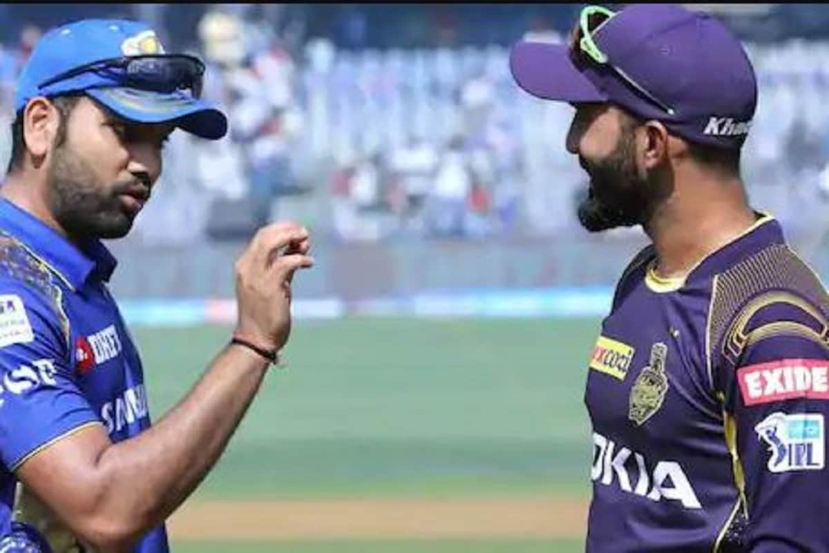 আইপিএল (IPL)- এ বুধবার মরশুমের পঞ্চম ম্যাচ৷ এই ম্যাচে মুখোমুখি দুই হেভিওয়েট দল কলকাতা নাইট রাইডার্স ও মুম্বই ইন্ডিয়ান্স৷ কলকাতা প্রথমবার এবারের টুর্নামেন্টে খেলতে নামছে৷ অন্যদিকে খেতাব রক্ষার লড়াইতে নামা মুম্বই প্রথম ম্যাচে চেন্নাইয়ের কাছে হারের ধাক্কা সয়েছে৷ আবুধাবির শেখ জায়দ স্টেডিয়ামে খেলা হবে৷ কেকেআর এই মরশুমে দলে বেশ কয়েকটি বড় বদল হয়েছে৷ নিজেদের দল তৈরিতে অনেক খরচ করেছে৷ দলে রয়েছে প্যাট কমিন্স ও ইয়ম মর্গ্যানের মতো ক্রিকেটাররা রয়েছে৷ আইপিএল (IPL)- এ বুধবার মরশুমের পঞ্চম ম্যাচ৷ এই ম্যাচে মুখোমুখি দুই হেভিওয়েট দল কলকাতা নাইট রাইডার্স ও মুম্বই ইন্ডিয়ান্স৷ কলকাতা প্রথমবার এবারের টুর্নামেন্টে খেলতে নামছে৷ অন্যদিকে খেতাব রক্ষার লড়াইতে নামা মুম্বই প্রথম ম্যাচে চেন্নাইয়ের কাছে হারের ধাক্কা সয়েছে৷ আবুধাবির শেখ জায়দ স্টেডিয়ামে খেলা হবে৷ কেকেআর এই মরশুমে দলে বেশ কয়েকটি বড় বদল হয়েছে৷ নিজেদের দল তৈরিতে অনেক খরচ করেছে৷ দলে রয়েছে প্যাট কমিন্স ও ইয়ম মর্গ্যানের মতো ক্রিকেটাররা রয়েছে৷