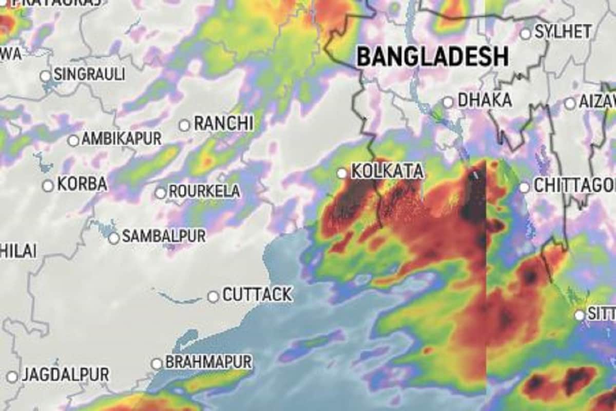বঙ্গোপসাগরে তৈরি হয়েছে গভীর নিম্নচাপ আর তারই জেরে বুধবার ভোর রাত থেকে পর্যায়ক্রমে বজ্র বিদ্যুৎ সহ বৃষ্টিতে ভাসছে দক্ষিণবঙ্গ৷ Photo- Accuweather বঙ্গোপসাগরে তৈরি হয়েছে গভীর নিম্নচাপ আর তারই জেরে বুধবার ভোর রাত থেকে পর্যায়ক্রমে বজ্র বিদ্যুৎ সহ বৃষ্টিতে ভাসছে দক্ষিণবঙ্গ৷ Photo- Accuweather