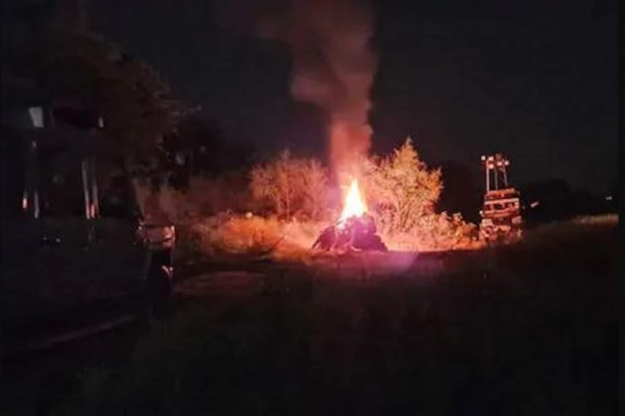 #Hathras : নক্কারজনক প্রশাসন,গ্যাংরেপ হওয়া মৃতার শরীর পরিবারকে না দিয়েই সৎকার