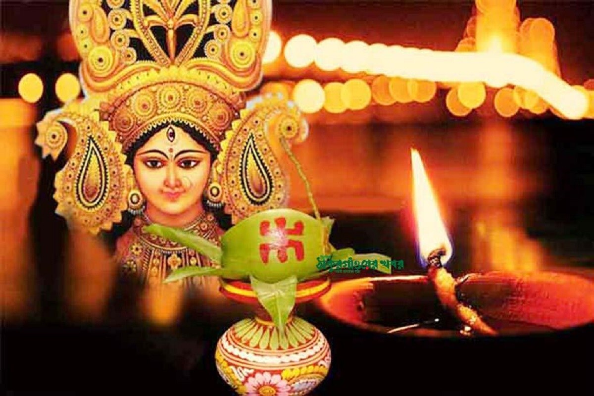 বাড়িতে মা লক্ষ্মীর এমন ছবি রাখতে হবে যেখানে মা লক্ষ্মীর হাত দিয়ে ধনবর্ষা হচ্ছে ৷ অনেকেই এমন আছেন যাঁদের রোজগার আছে কিন্তু রোজগার থাকা সত্ত্বেও সেই টাকা ধরে রাখতে পারেন না ৷ এই পরিস্থিতিতে এমন ছবি অত্যন্ত কাজে দেবে ৷ বাড়িতে মা লক্ষ্মীর এমন ছবি রাখতে হবে যেখানে মা লক্ষ্মীর হাত দিয়ে ধনবর্ষা হচ্ছে ৷ অনেকেই এমন আছেন যাঁদের রোজগার আছে কিন্তু রোজগার থাকা সত্ত্বেও সেই টাকা ধরে রাখতে পারেন না ৷ এই পরিস্থিতিতে এমন ছবি অত্যন্ত কাজে দেবে ৷
