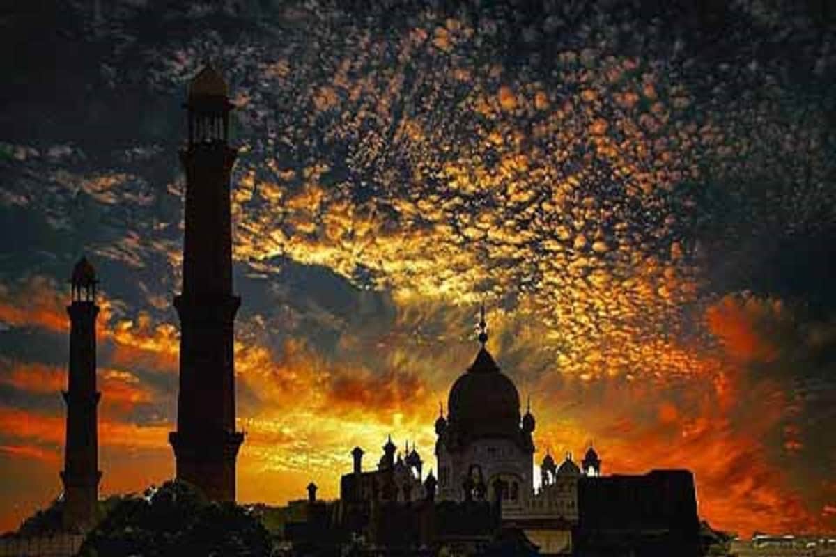 এসএম আখতার একটি সর্বভারতীয় সংবাদমাধ্যমকে জানিয়েছেন, ইন্দো-ইসলামিক কালচারাল ফাউন্ডেশন-এর সচিব আতার হুসেন তাঁকে জানিয়েছেন, প্রস্তাবিত মসজিদের নকশা তৈরি করতে হবে৷ তাঁর কথায়, 'আমি গোটা কমপ্লেক্সটারই নকশা তৈরি করব৷ মসজিদ তারই মধ্যে রয়েছে৷ তবে পুরোটাই কমপ্লেক্সের মধ্যে থাকবে কি না, তা এখনও সিদ্ধান্ত নেওয়া হয়নি৷ একটি হাসপাতালও আশা করছি থাকতে পারে৷ আমাদের মূল উদ্দেশ্য হল, সমাজ ও মানুষের জন্য কিছু সেবামূলক কাজ করা৷ আমরা যা কিছু তৈরি করতে পারি৷' --Representative Image এসএম আখতার একটি সর্বভারতীয় সংবাদমাধ্যমকে জানিয়েছেন, ইন্দো-ইসলামিক কালচারাল ফাউন্ডেশন-এর সচিব আতার হুসেন তাঁকে জানিয়েছেন, প্রস্তাবিত মসজিদের নকশা তৈরি করতে হবে৷ তাঁর কথায়, 'আমি গোটা কমপ্লেক্সটারই নকশা তৈরি করব৷ মসজিদ তারই মধ্যে রয়েছে৷ তবে পুরোটাই কমপ্লেক্সের মধ্যে থাকবে কি না, তা এখনও সিদ্ধান্ত নেওয়া হয়নি৷ একটি হাসপাতালও আশা করছি থাকতে পারে৷ আমাদের মূল উদ্দেশ্য হল, সমাজ ও মানুষের জন্য কিছু সেবামূলক কাজ করা৷ আমরা যা কিছু তৈরি করতে পারি৷' --Representative Image