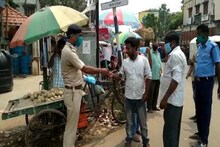 গা ছাড়া ভাব বাসিন্দাদের! সচেতন করতে মাস্ক বিতরণ পুলিশের