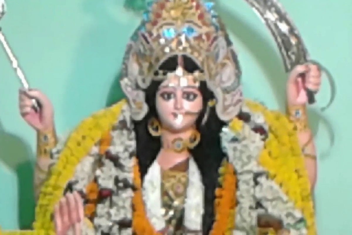 শুক্রবারের মহাত্ম্য ধর্মপ্রাণ মানুষের কাছে অতন্ত তাৎপর্যপূর্ণ৷ প্রতি শুক্রবার মা সন্তোষীর ব্রতকথা জীবনে এক আলাদা গুরুত্ব বহন করে ৷ শুক্রবারের মহাত্ম্য ধর্মপ্রাণ মানুষের কাছে অতন্ত তাৎপর্যপূর্ণ৷ প্রতি শুক্রবার মা সন্তোষীর ব্রতকথা জীবনে এক আলাদা গুরুত্ব বহন করে ৷