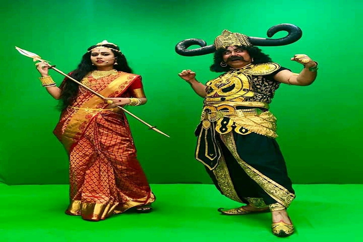 বিজ্ঞাপনের শ্যুটিং শেষ হয়েছে সম্প্রতি। কিছুদিনের মধ্যেই পুজোর বিজ্ঞাপন, হোর্ডিংয়ে শহর ছেয়ে যাবে নতুন দুর্গা ও অসুরের নানা ছবির কোলাজে। বিজ্ঞাপনের শ্যুটিং শেষ হয়েছে সম্প্রতি। কিছুদিনের মধ্যেই পুজোর বিজ্ঞাপন, হোর্ডিংয়ে শহর ছেয়ে যাবে নতুন দুর্গা ও অসুরের নানা ছবির কোলাজে।