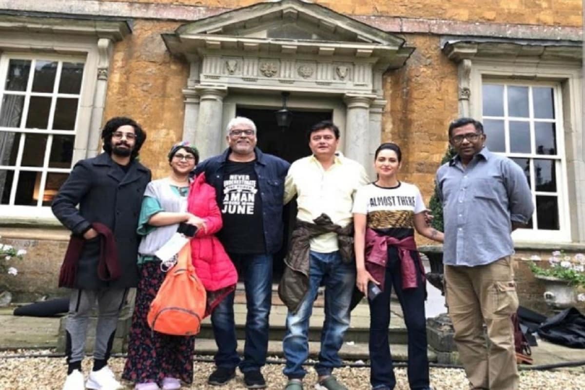 •বেশ কিছুদিন হল টিম অনুসন্ধানের সঙ্গে যোগ দিয়েছেন প্রিয়াঙ্কা। এতদিন পর শ্যুটিং ফ্লোরে ফিরে বিশেষ করে আউটডোর শ্যুটিং করতে পেরে উত্তেজিত অভিনেত্রী । •বেশ কিছুদিন হল টিম অনুসন্ধানের সঙ্গে যোগ দিয়েছেন প্রিয়াঙ্কা। এতদিন পর শ্যুটিং ফ্লোরে ফিরে বিশেষ করে আউটডোর শ্যুটিং করতে পেরে উত্তেজিত অভিনেত্রী ।