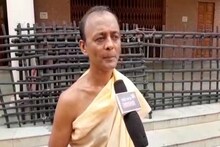 প্রণব মুখোপাধ্যায় আর নেই, মিরাটির গ্রামের বাড়িতে নাম সংকল্প ছাড়াই হল নিত্য পুজো