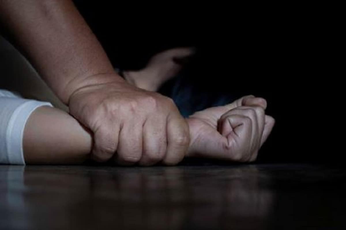 •তারপর সেখান থেকে তাকে নিয়ে যাওয়া হয় মাঠে৷ এবং সেখানেই তাকে বারবার ধর্ষণ করা হয়৷ Representative Image •তারপর সেখান থেকে তাকে নিয়ে যাওয়া হয় মাঠে৷ এবং সেখানেই তাকে বারবার ধর্ষণ করা হয়৷ Representative Image