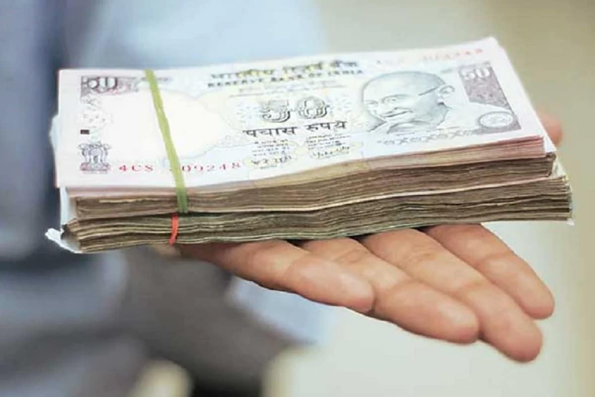 ইক্যুইটি মিউচ্যুয়াল ফান্ড (ETF): ইক্যুইটি মিউচ্যুয়াল ফান্ড অন্য কোনও ইনভেস্টমেন্টের থেকে লং টার্মে বেশি রিটার্ন দিয়ে থাকে ৷ মিউচ্যুয়াল ফান্ডে SIP এর মাধ্যমে ইনভেস্ট করতে পারবেন ৷ ইক্যুইটি মিউচ্যুয়াল ফান্ড (ETF): ইক্যুইটি মিউচ্যুয়াল ফান্ড অন্য কোনও ইনভেস্টমেন্টের থেকে লং টার্মে বেশি রিটার্ন দিয়ে থাকে ৷ মিউচ্যুয়াল ফান্ডে SIP এর মাধ্যমে ইনভেস্ট করতে পারবেন ৷