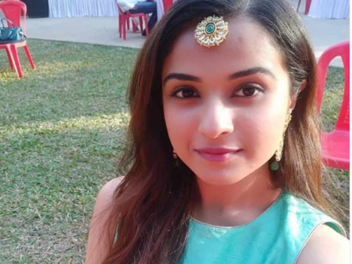 প্রত্যক্ষদর্শীর বয়ানে, জুহুর পার্টিতে ৪ জন মিলে গণধর্ষণ করে দিশার। এতটাই জোড়ে গান চালানো হয়েছিল, যে দিশার আর্ত চিৎকার চাপা পড়ে যায়। প্রত্যক্ষদশী আরও জানান, পার্টিতে মোট ৬ জন উপস্থিত ছিলেন। প্রত্যক্ষদর্শীর বয়ানে, জুহুর পার্টিতে ৪ জন মিলে গণধর্ষণ করে দিশার। এতটাই জোড়ে গান চালানো হয়েছিল, যে দিশার আর্ত চিৎকার চাপা পড়ে যায়। প্রত্যক্ষদশী আরও জানান, পার্টিতে মোট ৬ জন উপস্থিত ছিলেন।