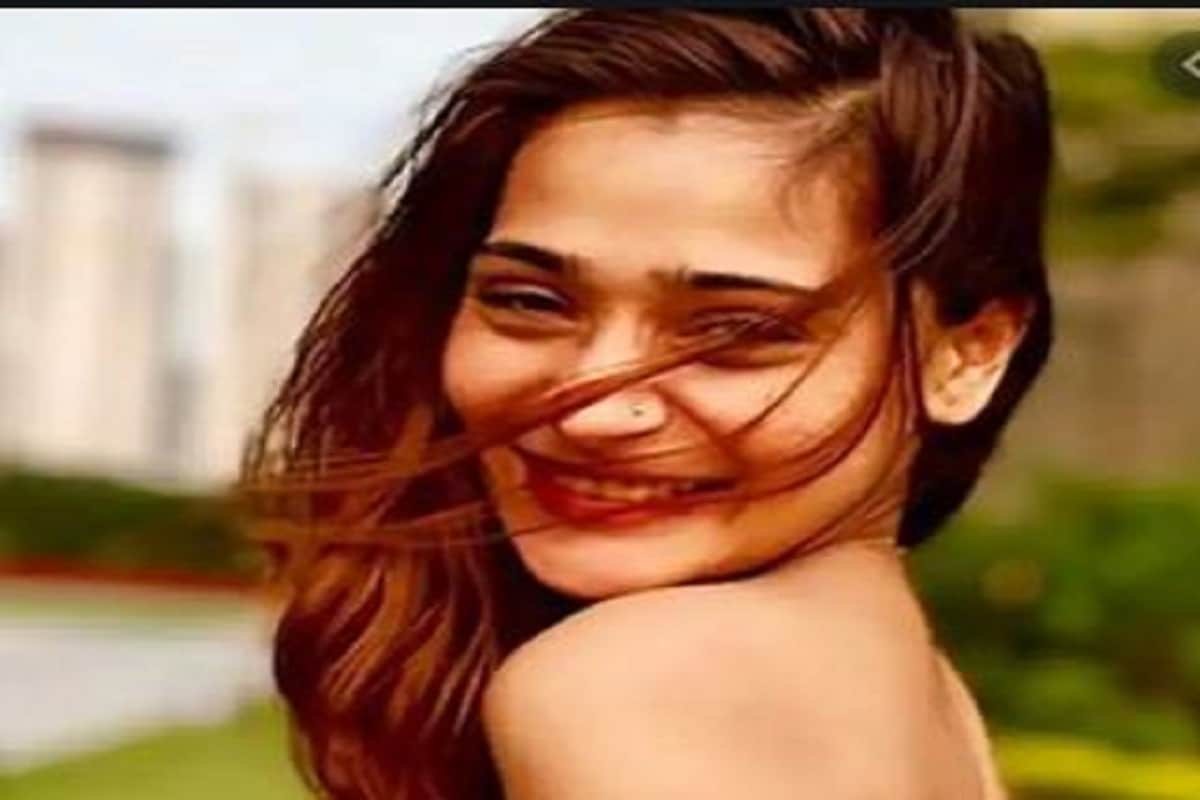 ফের বিনোদনজগতে করোনার থাবা ৷ সম্প্রতি অর্জুন কাপুর, মালাইকা অরোরার পর এবার করোনা ভাইরাসে আক্রান্ত হলেন টেলিভশনের জনপ্রিয় অভিনেত্রী সারা খান ৷ ফের বিনোদনজগতে করোনার থাবা ৷ সম্প্রতি অর্জুন কাপুর, মালাইকা অরোরার পর এবার করোনা ভাইরাসে আক্রান্ত হলেন টেলিভশনের জনপ্রিয় অভিনেত্রী সারা খান ৷