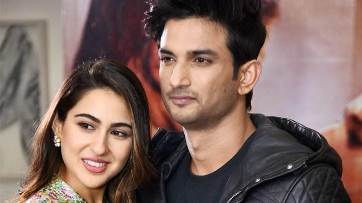 সুশান্ত সিং রাজপুতের সঙ্গে সারার প্রথম ছবি ‘কেদারনাথ’ । পর্দায় চিত্রনাট্যের মতোই জমে উঠেছিল সারা-সুশান্তের বাস্তব জীবনের রোম্যান্সও । নায়ক-নায়িকার ঘনিষ্ঠরা আগেও সংবাদ মাধ্যমে বলেছেন, তাঁদের প্রেম ছিল একেবারে খাঁটি। আত্মিক। প্রেমে ছিল সম্মান, ছেলেমানুষিও । কিন্তু তারপরেও সেই প্রেম স্থায়ী হয়নি । সুশান্ত সিং রাজপুতের সঙ্গে সারার প্রথম ছবি ‘কেদারনাথ’ । পর্দায় চিত্রনাট্যের মতোই জমে উঠেছিল সারা-সুশান্তের বাস্তব জীবনের রোম্যান্সও । নায়ক-নায়িকার ঘনিষ্ঠরা আগেও সংবাদ মাধ্যমে বলেছেন, তাঁদের প্রেম ছিল একেবারে খাঁটি। আত্মিক। প্রেমে ছিল সম্মান, ছেলেমানুষিও । কিন্তু তারপরেও সেই প্রেম স্থায়ী হয়নি ।