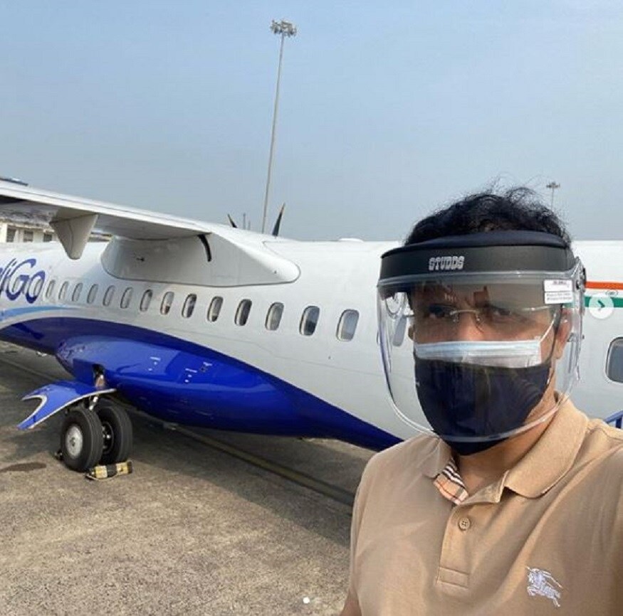 এই মুহূর্তে টুর্নামেন্টের প্রস্তুতি দেখতে সংযুক্ত আরব আমিরশাহিতে রয়েছেন বিসিসিআই সৌরভ গঙ্গোপাধ্যায়৷ তাঁর সঙ্গে রয়েছেন বোর্ডের আরও পদাধিকারিরাও৷ ইংল্যান্ড -অস্ট্রেলিয়ার ক্রিকেটারদের আবেদন নিয়ে অবশ্য সৌরভ কী ভাবছেন সেই প্রতিক্রিয়া এখনও জানা যায়নি৷ তবে বোর্ড সূত্র নিশ্চিত করেছে অস্ট্রেলিয়া ও ইংল্যান্ডের ক্রিকেটাররা দাদা-র কাছে কোয়ারেন্টাইন পিরিয়ড কমিয়ে তিন দিন করে দেওয়ার আবেদন জানিয়েছেন৷ Photo- Instagram এই মুহূর্তে টুর্নামেন্টের প্রস্তুতি দেখতে সংযুক্ত আরব আমিরশাহিতে রয়েছেন বিসিসিআই সৌরভ গঙ্গোপাধ্যায়৷ তাঁর সঙ্গে রয়েছেন বোর্ডের আরও পদাধিকারিরাও৷ ইংল্যান্ড -অস্ট্রেলিয়ার ক্রিকেটারদের আবেদন নিয়ে অবশ্য সৌরভ কী ভাবছেন সেই প্রতিক্রিয়া এখনও জানা যায়নি৷ তবে বোর্ড সূত্র নিশ্চিত করেছে অস্ট্রেলিয়া ও ইংল্যান্ডের ক্রিকেটাররা দাদা-র কাছে কোয়ারেন্টাইন পিরিয়ড কমিয়ে তিন দিন করে দেওয়ার আবেদন জানিয়েছেন৷ Photo- Instagram