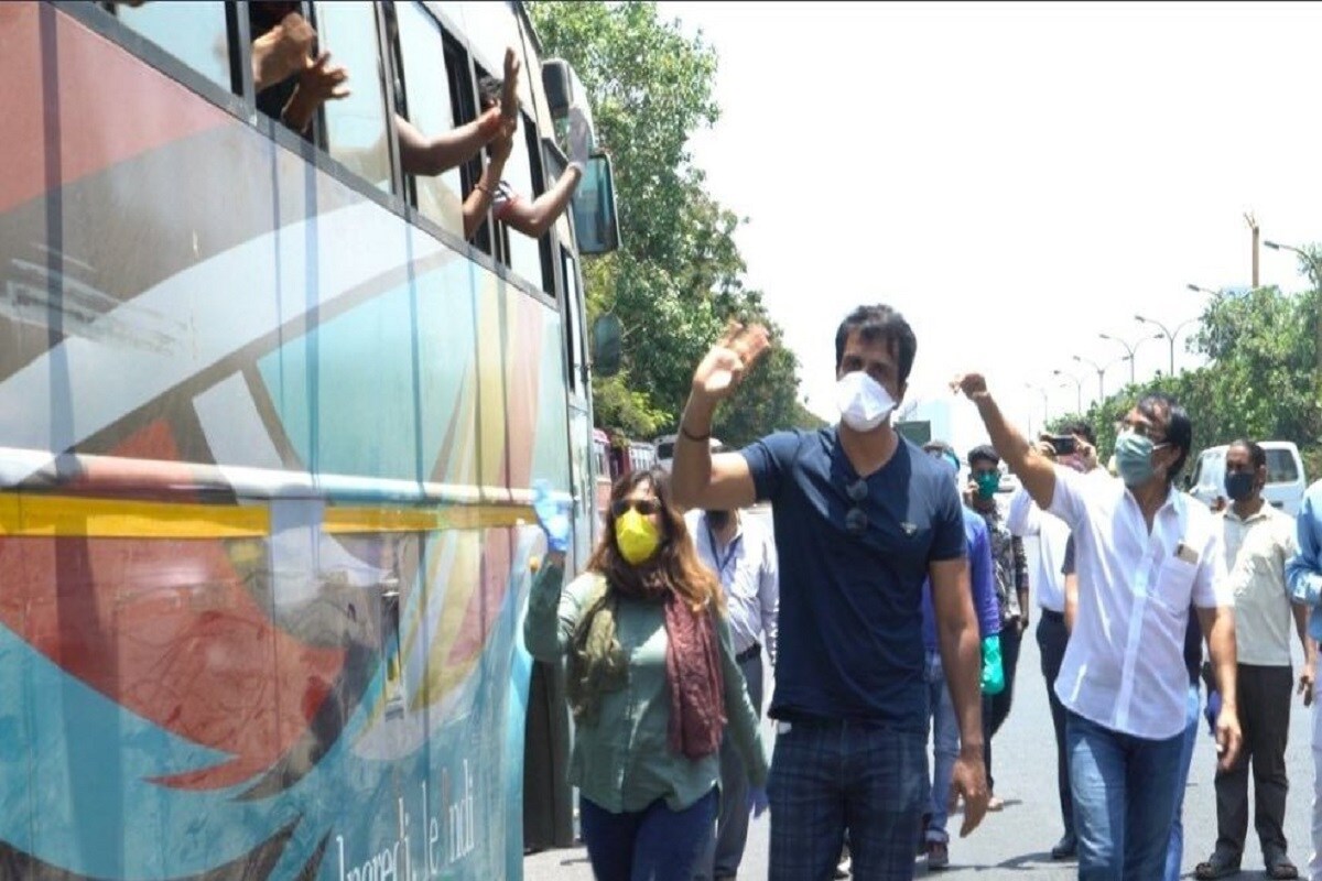 কী ভাবে মিলবে এই স্কলারশিপ?সোনু জানাচ্ছেন, যাঁরা এই স্কলারশিপের জন্য আবেদন করতে চান তাঁদের আবেদন পাঠাতে হবে scholarships@sonusood.me -এই ঠিকানায়। তার পর সোনুর টিমের পক্ষ থেকেই যোগাযোগ করা হবে আবেদনপ্রার্থীর সঙ্গে। কী ভাবে মিলবে এই স্কলারশিপ?সোনু জানাচ্ছেন, যাঁরা এই স্কলারশিপের জন্য আবেদন করতে চান তাঁদের আবেদন পাঠাতে হবে scholarships@sonusood.me -এই ঠিকানায়। তার পর সোনুর টিমের পক্ষ থেকেই যোগাযোগ করা হবে আবেদনপ্রার্থীর সঙ্গে।