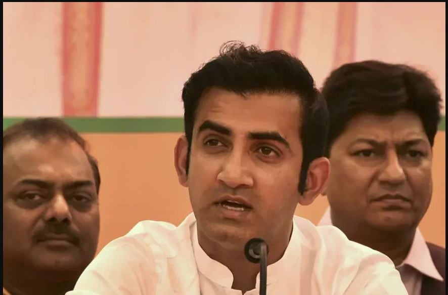 অধিনায়ক হিসেবে গৌতম গম্ভীর সবচেয়ে বেশি টি টোয়েন্টি ম্যাচ খেলার তালিকায় তিন নম্বরে আসেন আর ভারতীয় ক্রিকেটার হিসেবে তালিকার ২ নম্বরে আসেন৷ ড্যারেন স্যামি এই তালিকার ২ নম্বরে রয়েছেন৷ ভারতীয় দলে টি টোয়েন্টি অধিনায়ক হিসেবে তিনি নেতৃত্ব দেওয়ার সুযোগ পাননি৷ তহে রাজ্য দল, দিল্লি, দিল্লি ডেয়ারডেভিলস ও কলকাতা নাইট রাইডার্সের হয়ে অধিনায়কত্ব করেছেন গৌতম গম্ভীর৷ Photo- File অধিনায়ক হিসেবে গৌতম গম্ভীর সবচেয়ে বেশি টি টোয়েন্টি ম্যাচ খেলার তালিকায় তিন নম্বরে আসেন আর ভারতীয় ক্রিকেটার হিসেবে তালিকার ২ নম্বরে আসেন৷ ড্যারেন স্যামি এই তালিকার ২ নম্বরে রয়েছেন৷ ভারতীয় দলে টি টোয়েন্টি অধিনায়ক হিসেবে তিনি নেতৃত্ব দেওয়ার সুযোগ পাননি৷ তহে রাজ্য দল, দিল্লি, দিল্লি ডেয়ারডেভিলস ও কলকাতা নাইট রাইডার্সের হয়ে অধিনায়কত্ব করেছেন গৌতম গম্ভীর৷ Photo- File