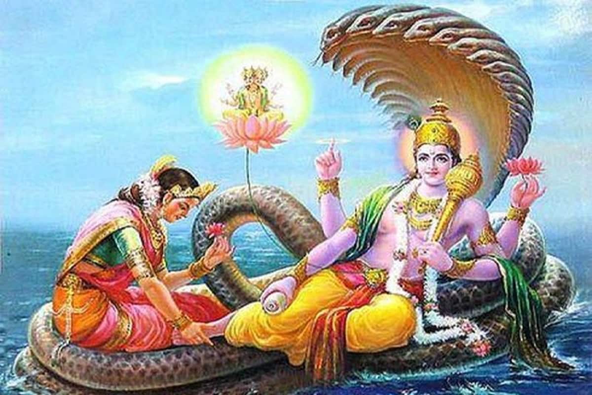 এরপর ব্রহ্মার উপরে অত্যাচার করতে শুরু করেন ৷ ব্রহ্মা বিষ্ণুর শরণে গেলে বিষ্ণু সেই সময়ে গভীর ঘুমে আচ্ছন্ন থাকেন তাই ব্রহ্মা আদ্যাস্তব জপ করতে করেন ৷ এরপর ব্রহ্মার উপরে অত্যাচার করতে শুরু করেন ৷ ব্রহ্মা বিষ্ণুর শরণে গেলে বিষ্ণু সেই সময়ে গভীর ঘুমে আচ্ছন্ন থাকেন তাই ব্রহ্মা আদ্যাস্তব জপ করতে করেন ৷