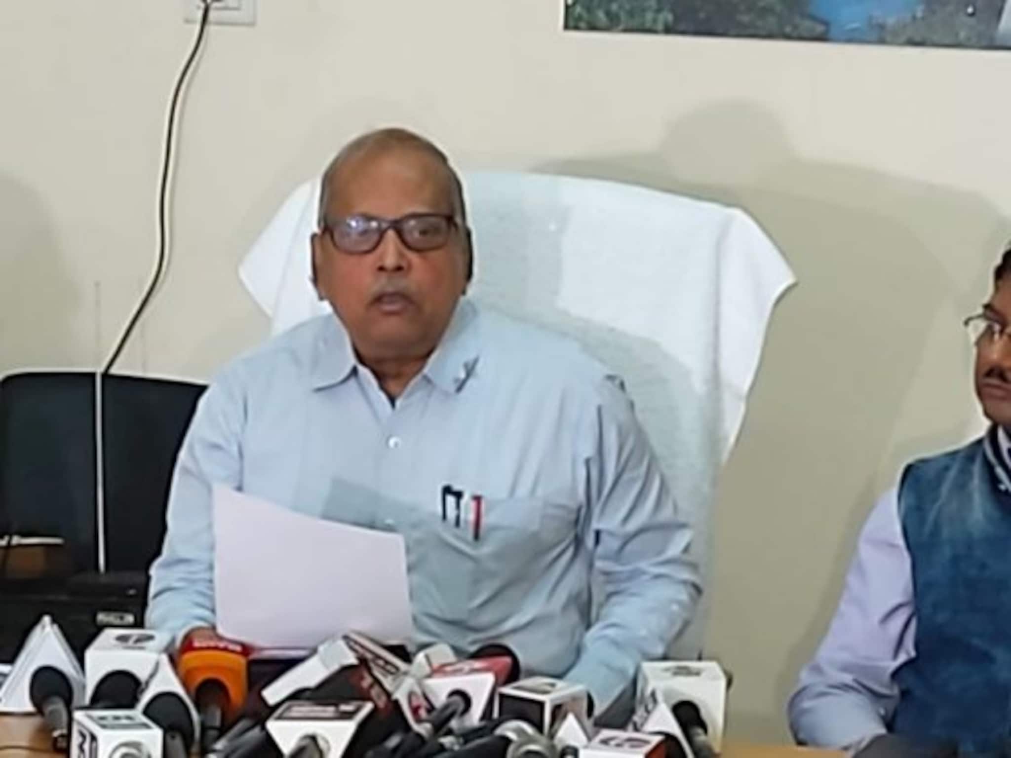 করোনা জয় করে ২১ দিন পরে হাসপাতাল থেকে ছাড়া পেলেন মধ্যশিক্ষা পর্ষদের সভাপতি