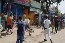 ঠিকা কর্মী নিয়োগ নিয়ে বিজেপি-তৃণমূল সংঘর্ষে রণক্ষেত্র এনজেপি স্টেশন চত্বর !