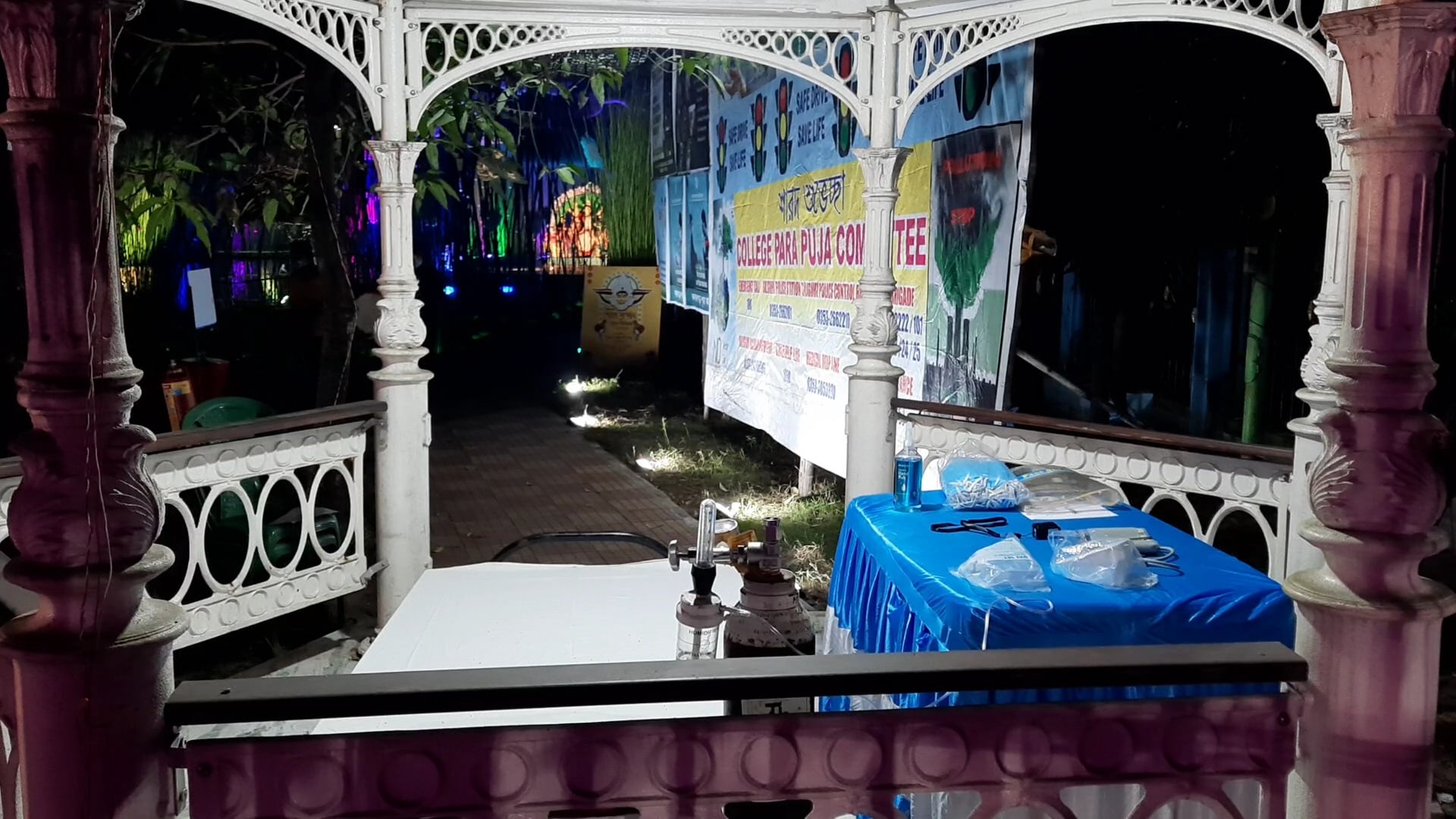 *অষ্টমীর অঞ্জলী পারস্পরিক দূরত্ব বিধি মেনেই হবে। পুরোহিতের মন্ত্রচ্চারণ মাইকে বাজবে। ফুল নিজের নিজের বাড়ি থেকেই আনতে হবে। প্রয়োজনে বাড়িতে বসেও মন্ত্রোচারণ শুনে অঞ্জলী দিতে পারবেন। সিঁদুর খেলাতে একযোগে ৫ থেকে ৬ জন অংশ নিতে পারবে। *অষ্টমীর অঞ্জলী পারস্পরিক দূরত্ব বিধি মেনেই হবে। পুরোহিতের মন্ত্রচ্চারণ মাইকে বাজবে। ফুল নিজের নিজের বাড়ি থেকেই আনতে হবে। প্রয়োজনে বাড়িতে বসেও মন্ত্রোচারণ শুনে অঞ্জলী দিতে পারবেন। সিঁদুর খেলাতে একযোগে ৫ থেকে ৬ জন অংশ নিতে পারবে।