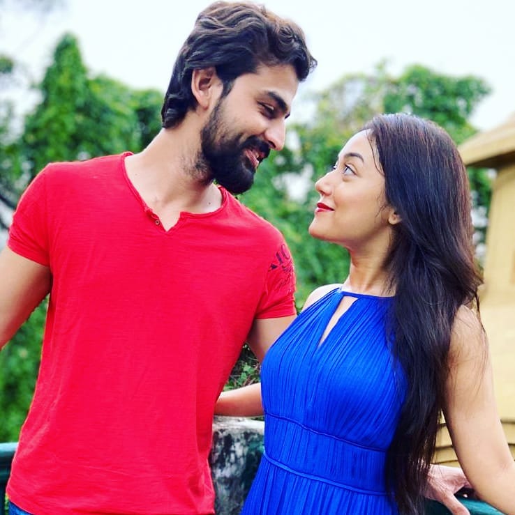 • এ বার রুদ্র-প্রমিতার চার হাত এক হওয়ার পালা । সোশ্যাল মিডিয়ায় তাঁরা নিজেরাই জানিয়েছেন, তাঁদের এনগেজমেন্টের কথা । ছবি: ইনস্টাগ্রাম । • এ বার রুদ্র-প্রমিতার চার হাত এক হওয়ার পালা । সোশ্যাল মিডিয়ায় তাঁরা নিজেরাই জানিয়েছেন, তাঁদের এনগেজমেন্টের কথা । ছবি: ইনস্টাগ্রাম ।