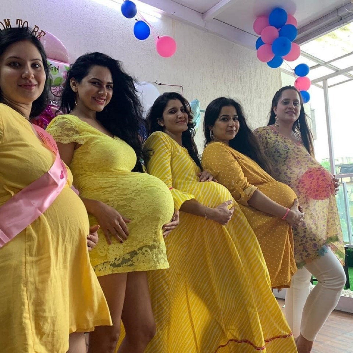 •গত ১৫ এপ্রিল বন্ধু কুণাল ভার্মার সঙ্গে বিয়েক অনুষ্ঠানের হওয়ার কথা ছিল অভিনেত্রী পূজা বন্দ্যোপাধ্যায়ের। তবে করোনা পরিস্থিতিতে সেই তা সম্ভব হয়নি। দু’জনে রেজিস্ট্রি করেন। বিয়ের জন্য সমস্ত টাকা করোনা তহবিলে দান করার কথাও এর আগে জানিয়েছিলেন পূজা ও কুণাল। •গত ১৫ এপ্রিল বন্ধু কুণাল ভার্মার সঙ্গে বিয়েক অনুষ্ঠানের হওয়ার কথা ছিল অভিনেত্রী পূজা বন্দ্যোপাধ্যায়ের। তবে করোনা পরিস্থিতিতে সেই তা সম্ভব হয়নি। দু’জনে রেজিস্ট্রি করেন। বিয়ের জন্য সমস্ত টাকা করোনা তহবিলে দান করার কথাও এর আগে জানিয়েছিলেন পূজা ও কুণাল।