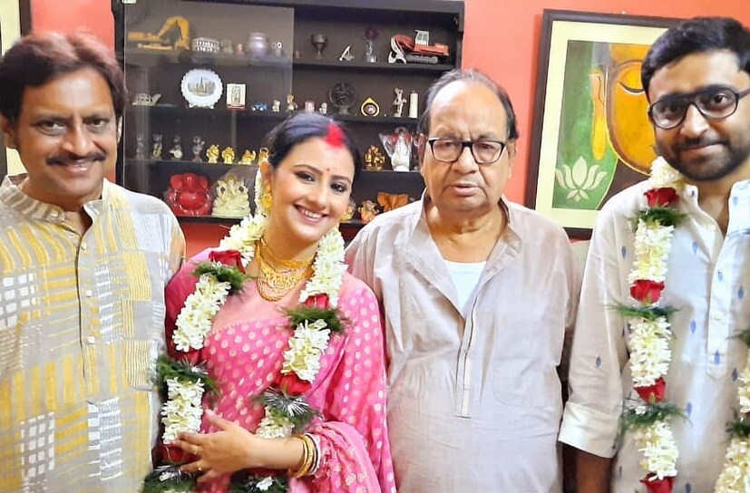*অভিমন্যু টলিউড ইন্ডাস্ট্রির পরিচিত এবং নামী স্ক্রিনরাইটার। ‘প্রেম আমার’-এর মতো বাজার সফল ছবির স্ক্রিনরাইটার ও সংলাপ তাঁরই লেখা। ছবি: ইনস্টাগ্রাম।